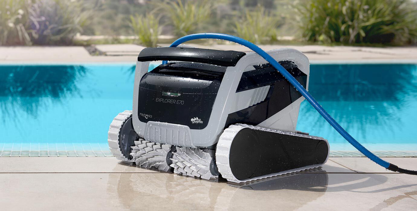 Dolphin Explorer E70