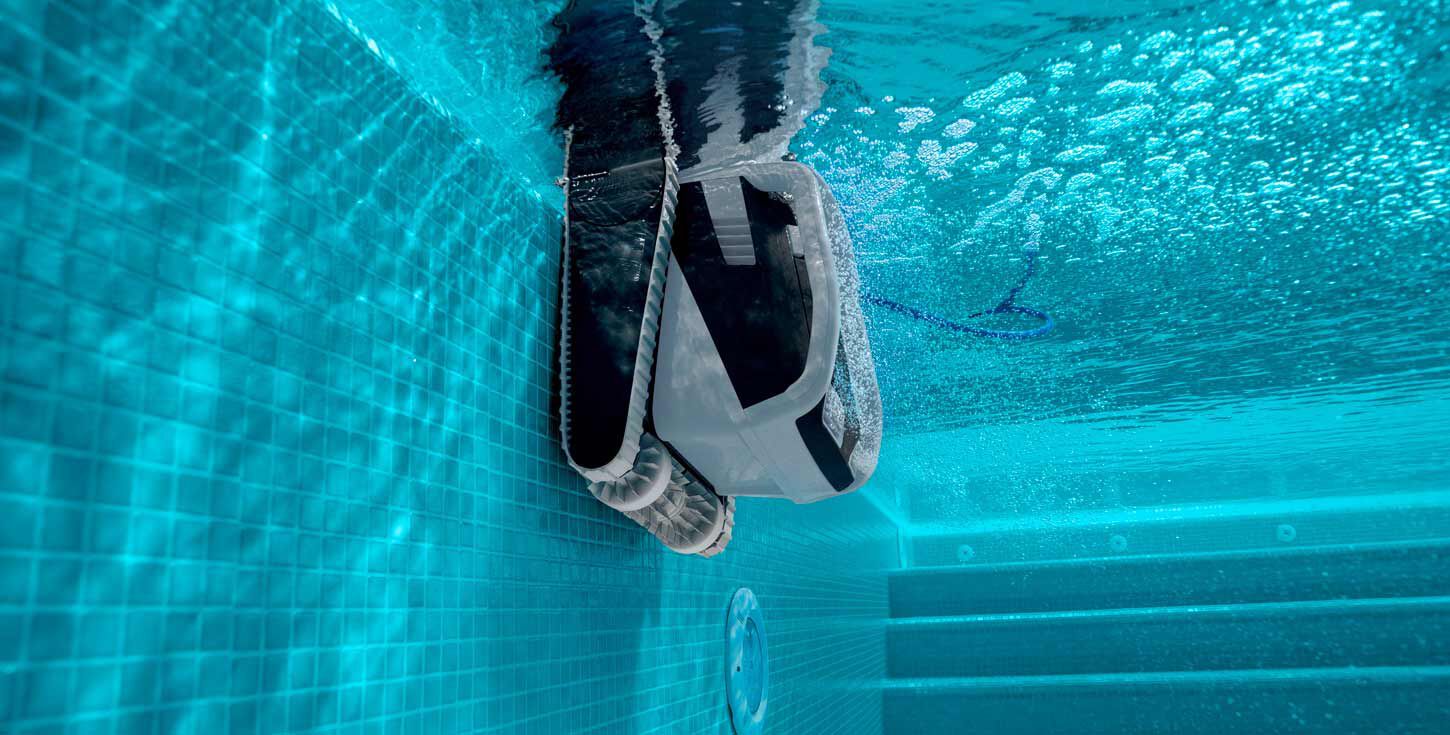 Dolphin Explorer E70