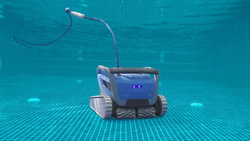 Dolphin M600 meilleur robot de piscine